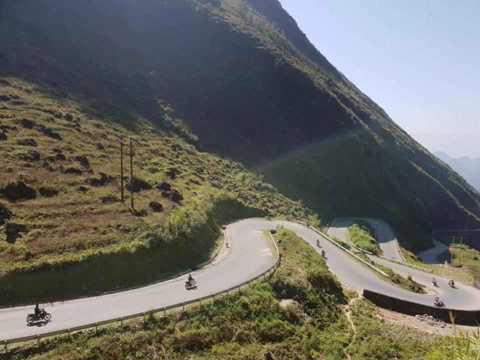 Ha Giang Riverside Hostel & Tour ภายนอก รูปภาพ